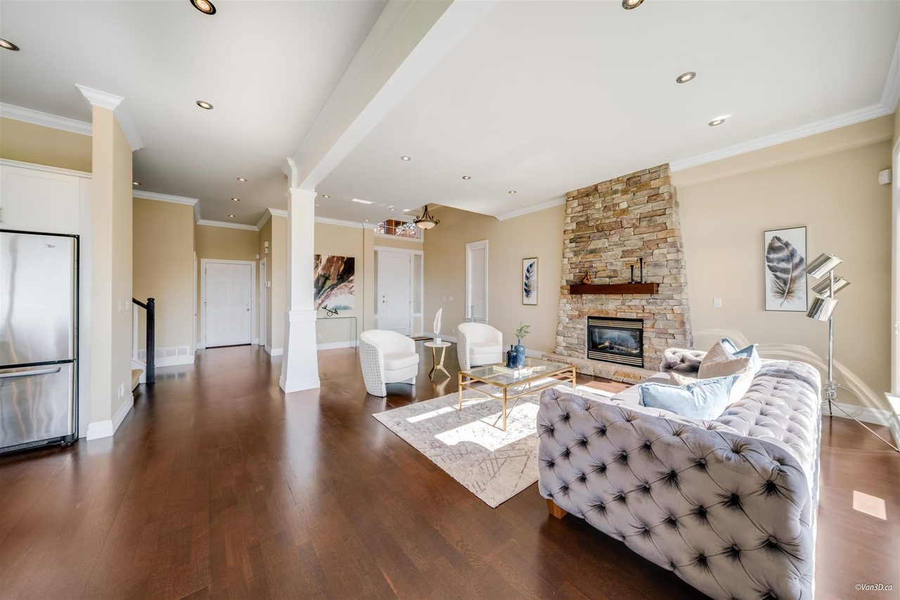 Sold: 3235 Chartwell Lane, Coquitlam — photo 2