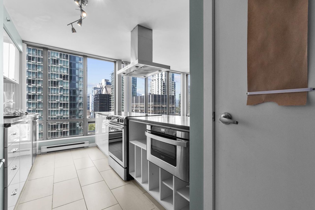 Sold: 1101 1200 W Georgia Street, Vancouver — photo 3