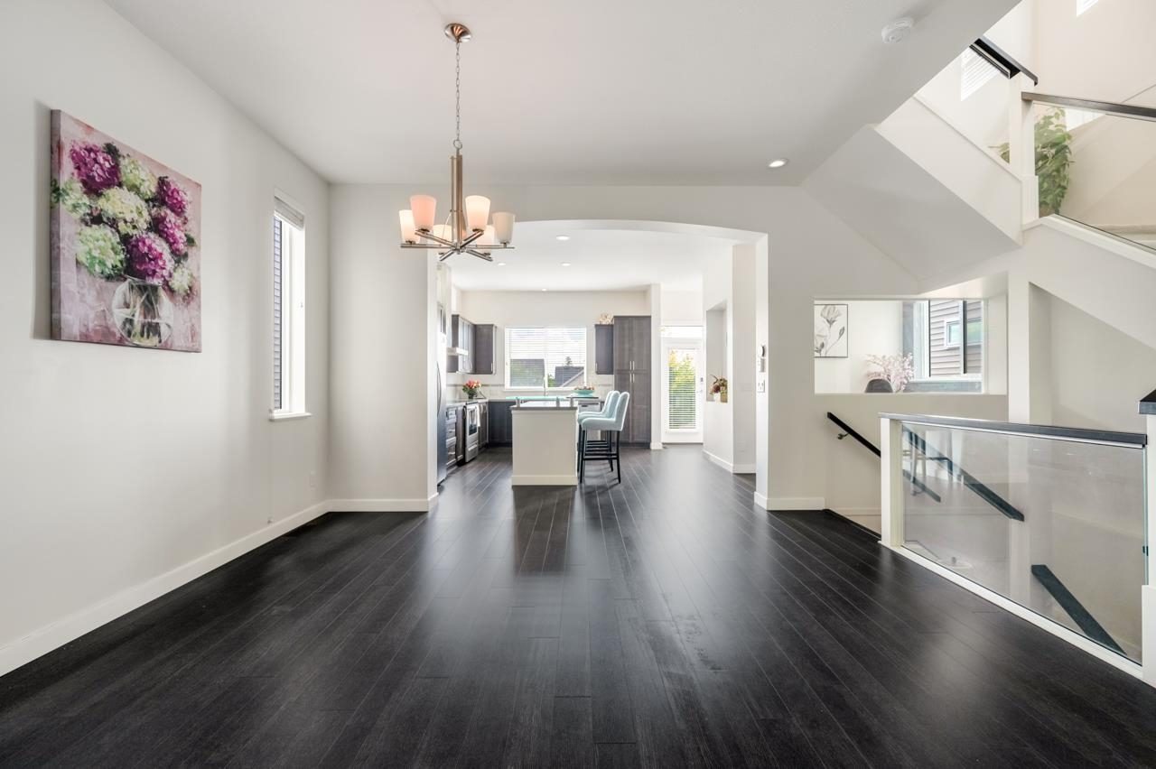 Sold: 3374 Highland Drive, Coquitlam — photo 4