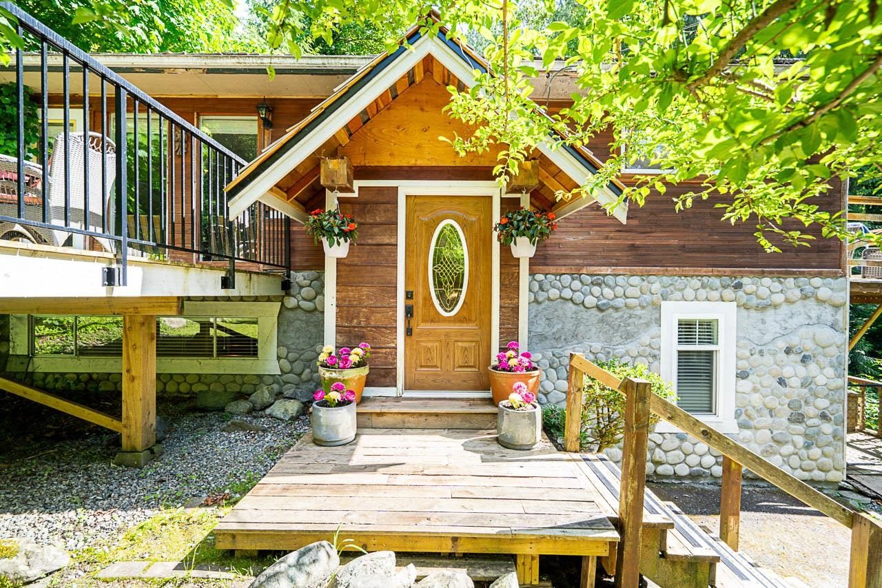 Sold: 24700 110 Avenue, Maple Ridge — exterior