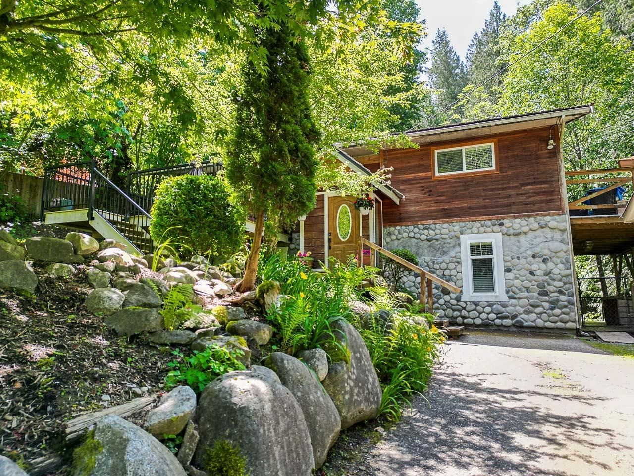 Sold: 24700 110 Avenue, Maple Ridge — photo 2