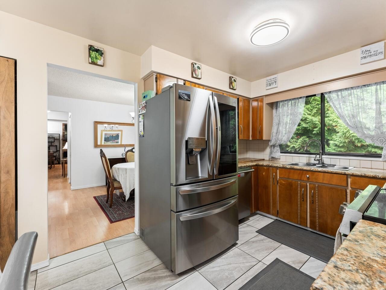 Sold: 540 Schoolhouse Street, Coquitlam — photo 3