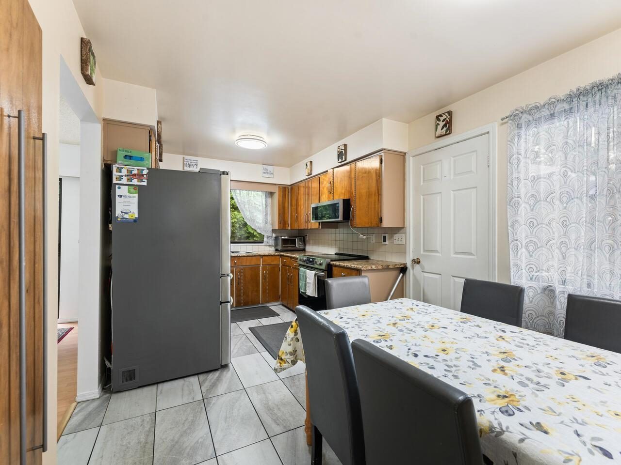 Sold: 540 Schoolhouse Street, Coquitlam — photo 4