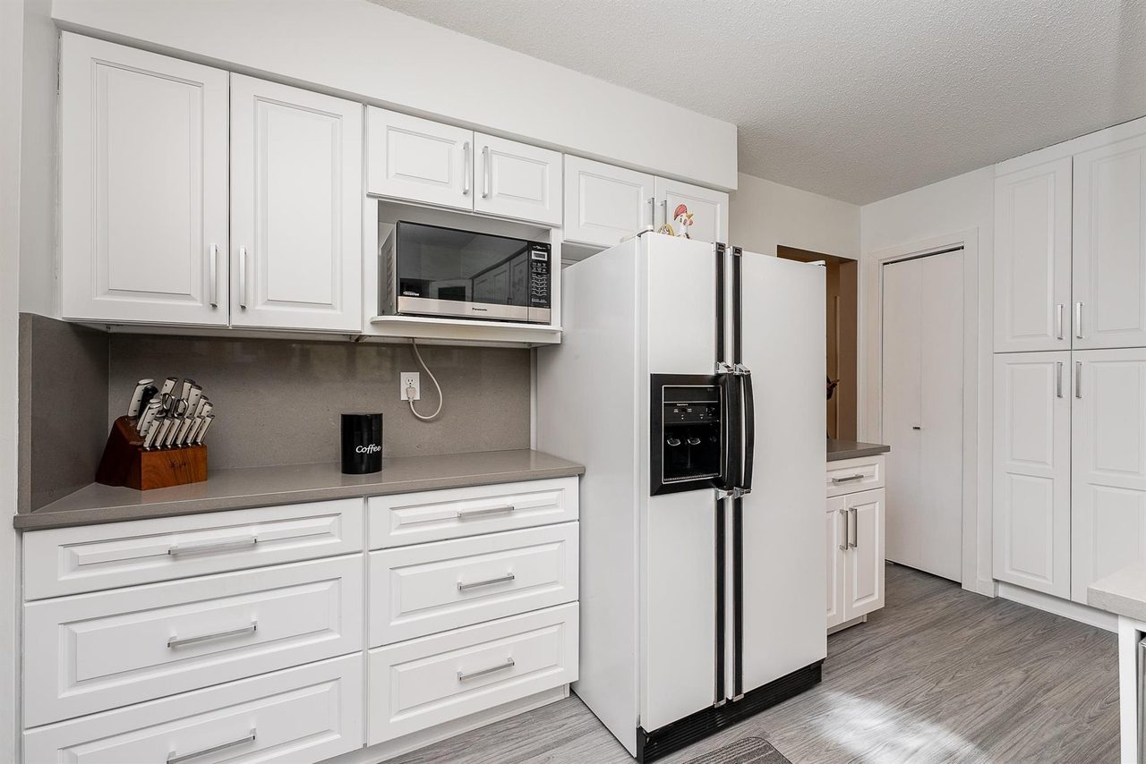 Sold: 2401 Scott Place, Port Coquitlam — photo 4